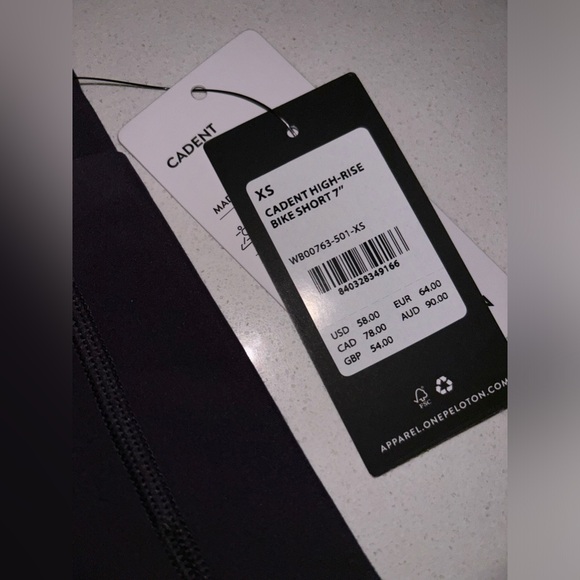 Peloton Cadent High Neck Zip Bra - Picture 9 of 13